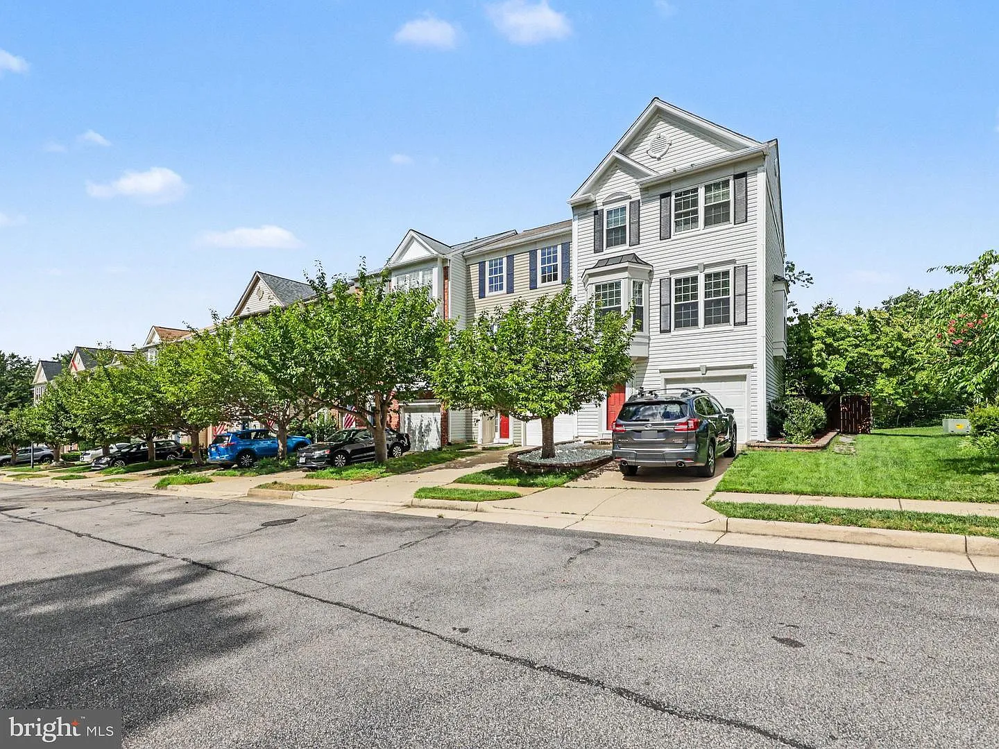 Garage Townhome In Lake Ridge — Photo 4