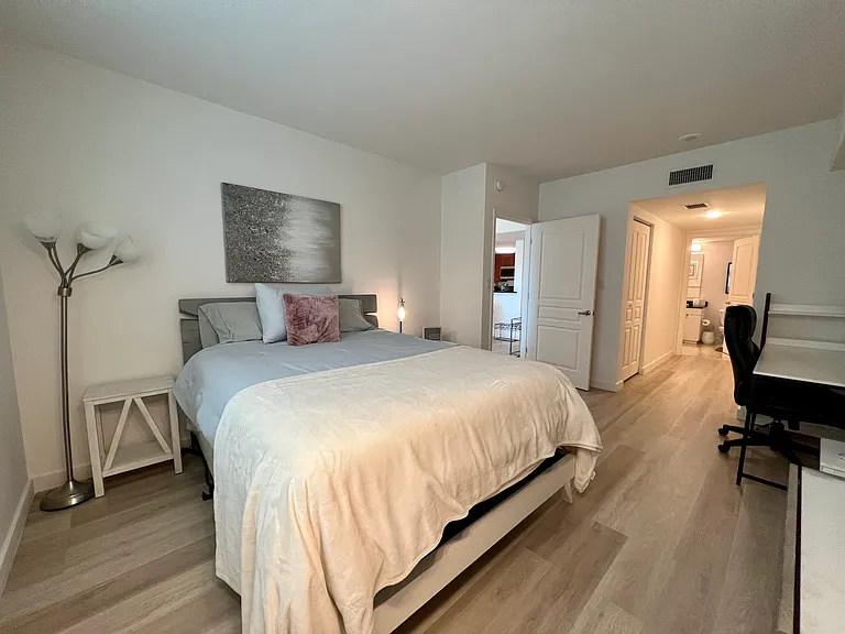 300 S Duval St #712 — Photo 13