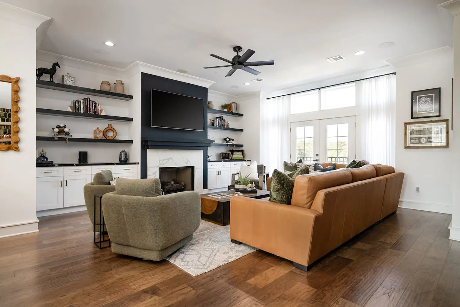 3 bed, 3.0 bath, $6,072 — Photo 2
