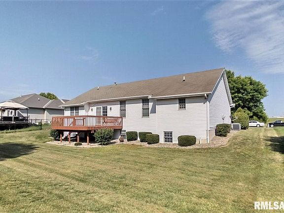 5th image of 3221 Genevieve Dr