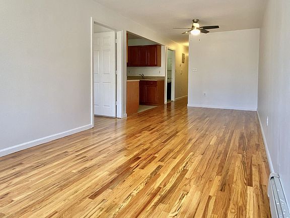 2nd image of 109A Hart St #2