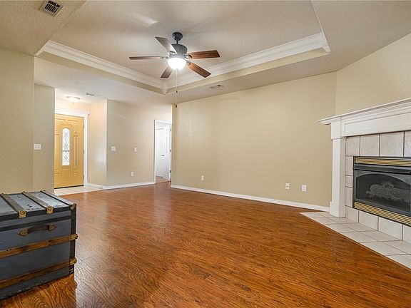4th image of 1326 N Tradition Ave