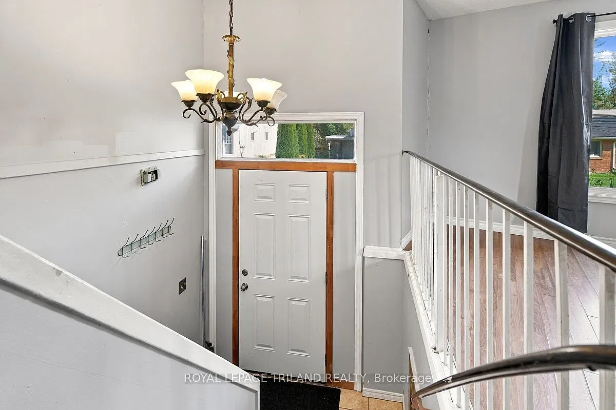 2 bed, $1,895 — Photo 3
