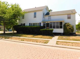 312 Dennhardt Ave, Carbon Cliff, IL 61239