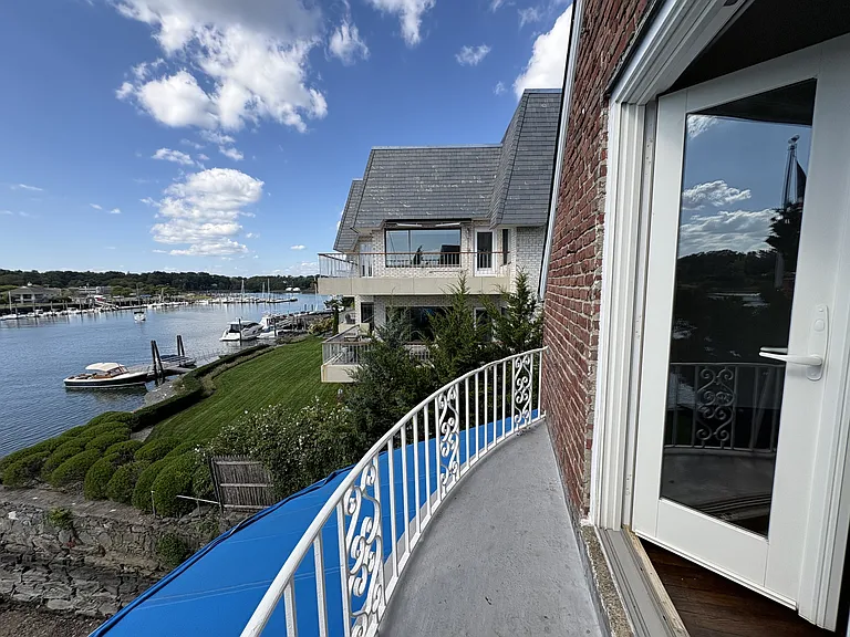 700 Steamboat Rd #2W — Photo 13