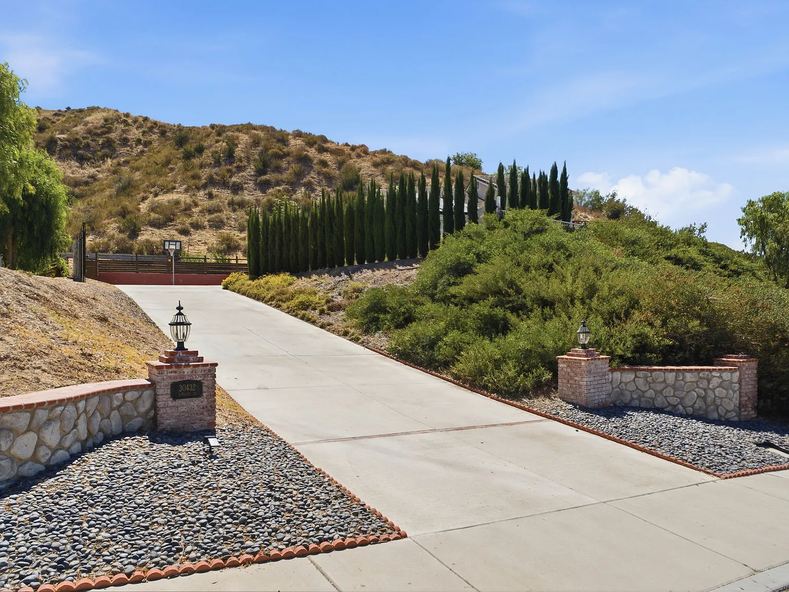 3 bed, 1625 sqft, $4,495 — Photo 4