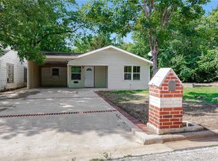 405 E Davis St, Hearne, TX 77859