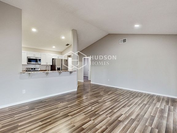 5th image of 202 Silas Phelps Ct
