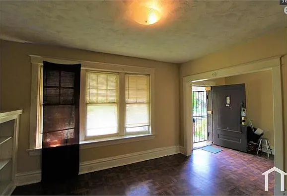 3006 N Taylor Ave — Photo 2