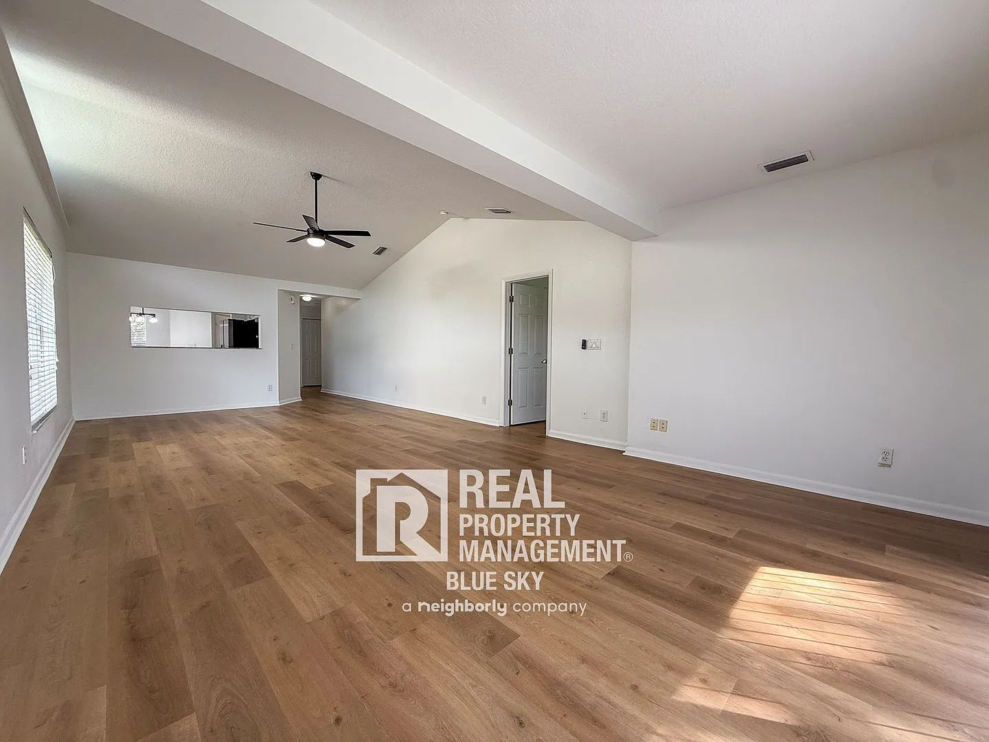 3 bed, 2.0 bath, 1585 sqft, $2,200 — Photo 3