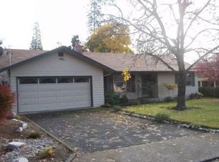 925 NE Croxton Ave, Grants Pass, OR 97526