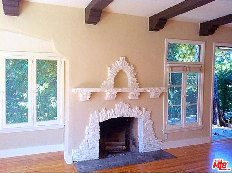 1st image of 2628 N Beachwood Dr