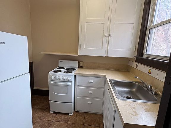 4th image of 15-27 S 7th St #27A