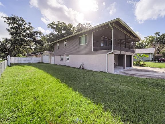 3rd image of 7701 Deleuil Ave