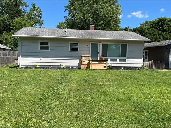 12 Fairlawn Dr, Honeoye Falls, NY 14472