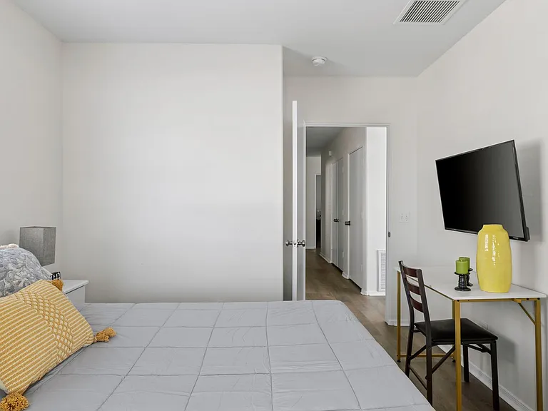 1025 E Portland St — Photo 25