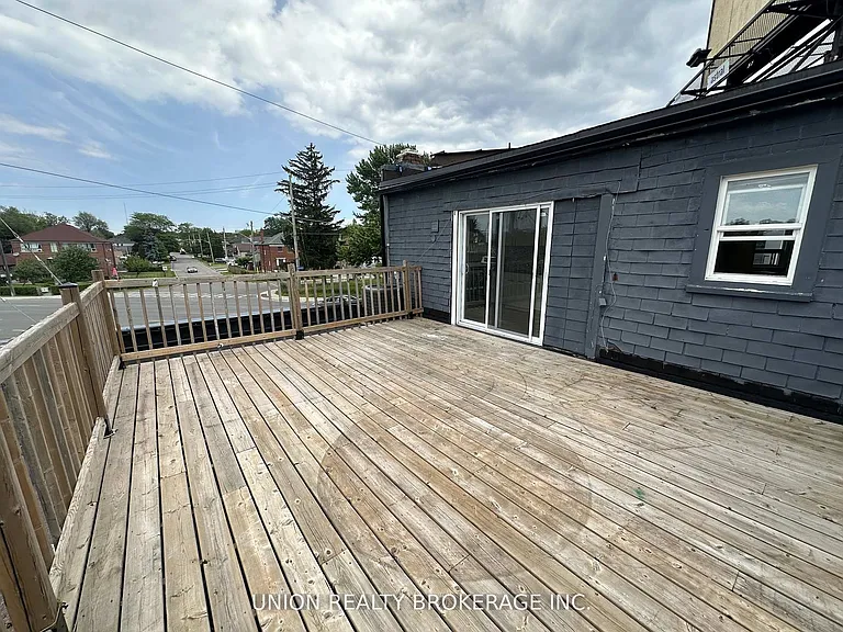 582 Danforth Rd #UPPER — Photo 12