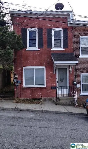 824 E 8th St Photo 1
