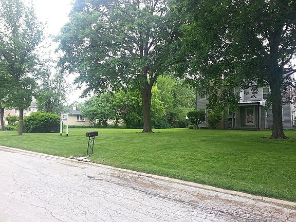 3rd image of 1010 S Vail Ave