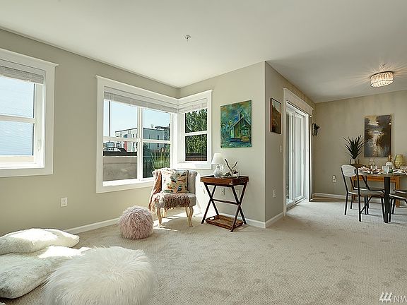 5th image of 326 Queen Anne Ave N APT 203