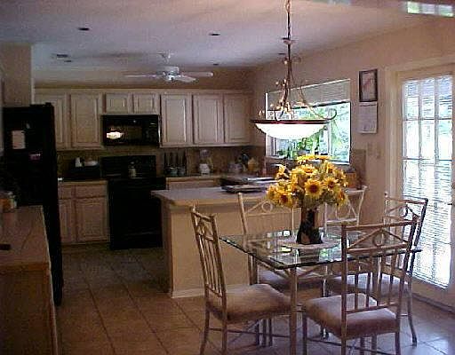 2nd image of 4435 HUNTINGTON WOODS