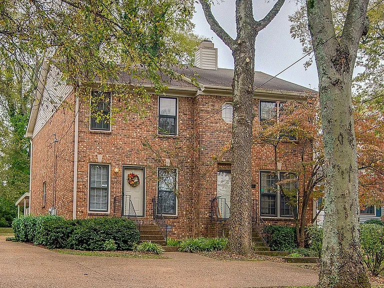 2306 Sharondale Dr — Photo 1