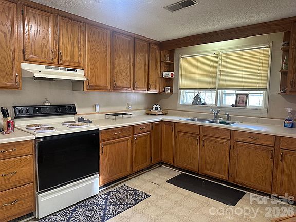 2nd image of 4637 Cascade Rd