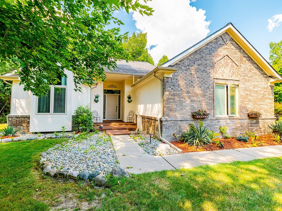 1st image of 21860 Ottawa Cir