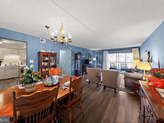 3rd image of 4702 Linden Knoll Dr APT 332