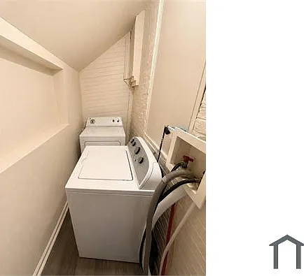 627 E Clementine St — Photo 14