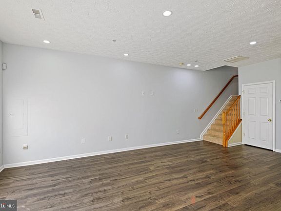 5th image of 1511 Fairbrook Ct #1511