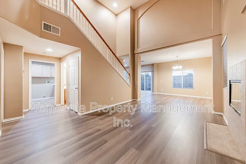 4 bed, 3.0 bath, 2096 sqft, $3,295 — Photo 2