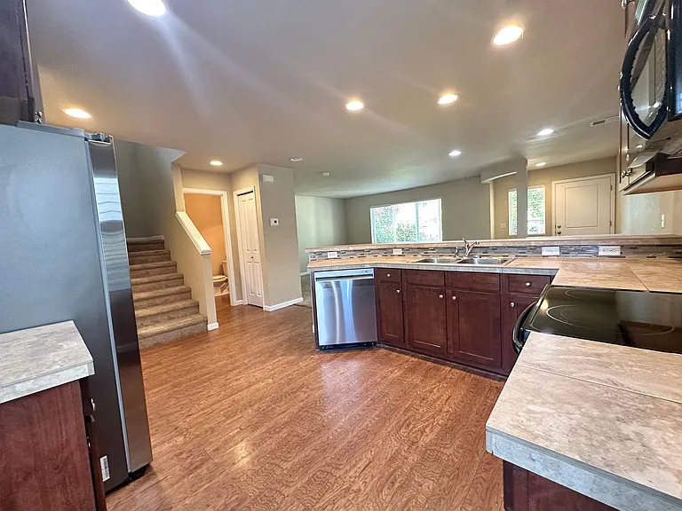 3968 SE Lone Oak St — Photo 6