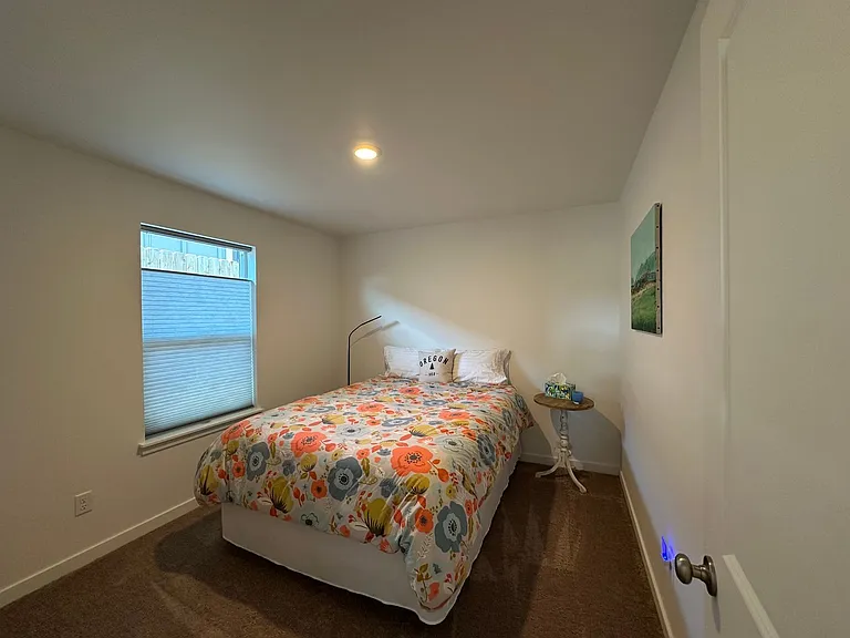 710 NE Rickenbacker Rd — Photo 17