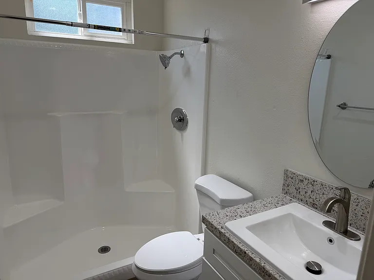 260 Lloyd St #8 — Photo 9