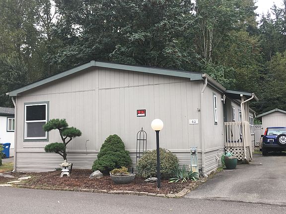Home exterior, parking 
