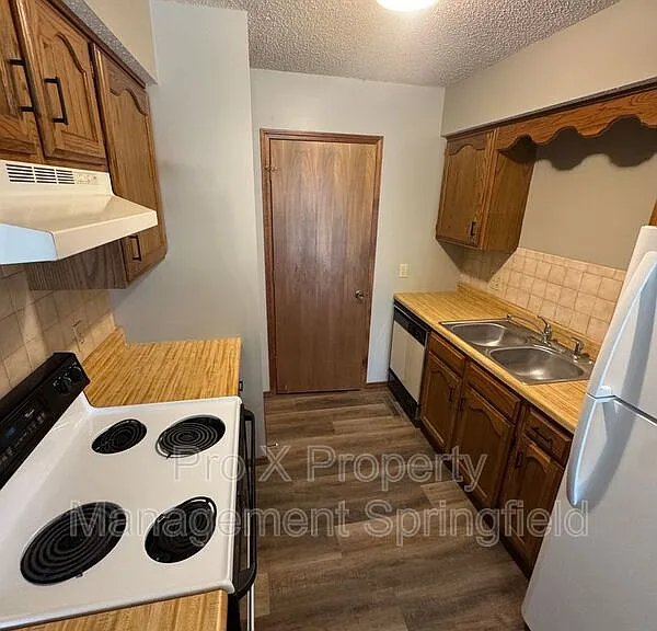 3720 Farm Road 165 — Photo 5