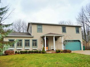 9025 N Pointe Woods Dr, Charlevoix, MI 49720