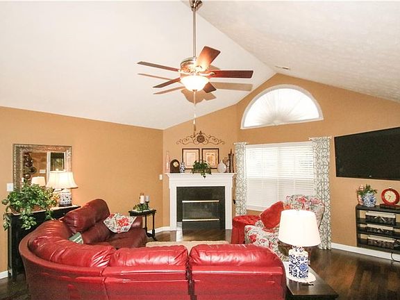 5th image of 7350 Lake Lakota Pl