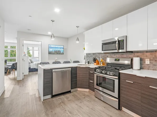 62 69th St, Guttenberg, NJ 07093
