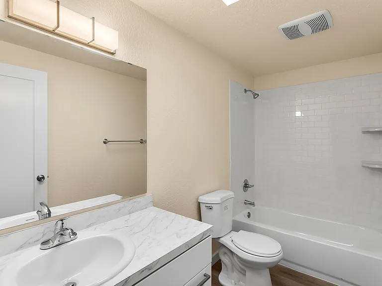 Linden Lofts — Photo 10
