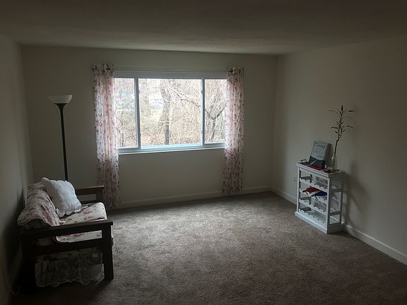 5th image of 3833 Hamilton St #G-202