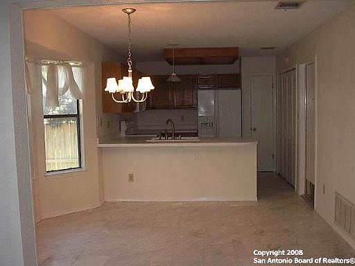 3rd image of 13815 LAUREL HOLLOW