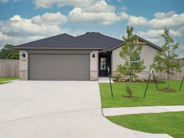 2144 Emily Rae Ln, Blanchard, OK 73010