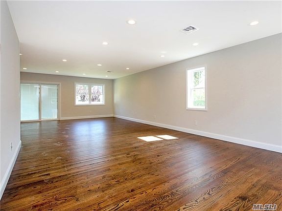 3rd image of 2036 Stuyvesant Ave