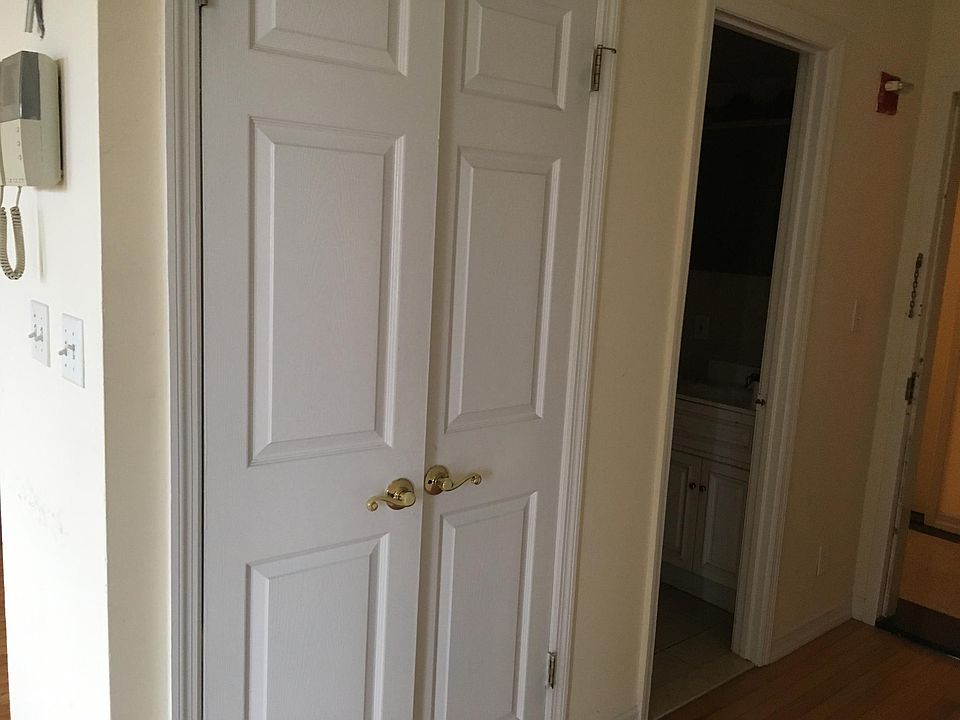 1st image of 890 W Beech St APT 2H