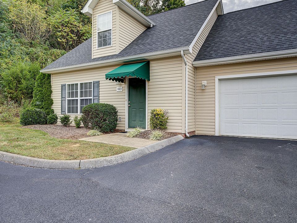 1st image of 403 Stratford Ct #403