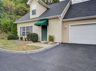 403 Stratford Ct #403, Johnson City, TN 37615