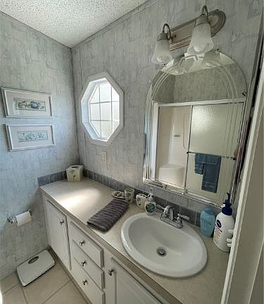 5th image of 20560 Holiday Dr
