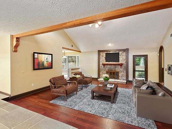 4th image of 2715 Shadow Pine Dr